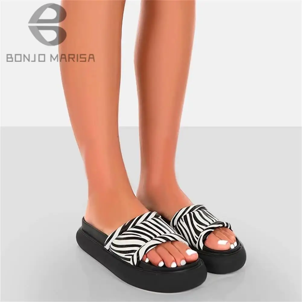 

Stripes Slippers For Women Open Toe Flatform Slipper Falt Heel Shoes Woman Casual Comfy Sandal 2022 Summer Hot Sale Brand New