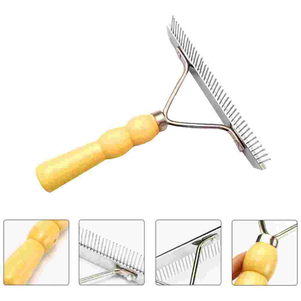 

Щетка для удаления шерсти домашних животных с деревянной ручкой