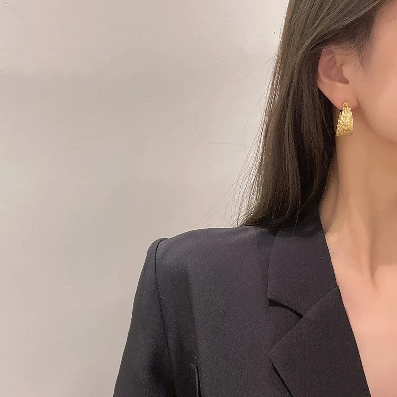 Многослойные серьги-гвоздики