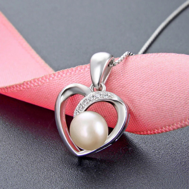 

2022 New Freshwater Pearl Necklace S925 Sterling Silver Heart Zircon Clavicle Chain Women Pendant Necklace Quality Jewelry