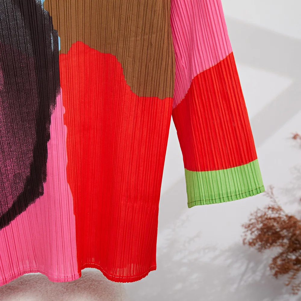 Женский комплект из футболки и прямых брюк с рукавом 3/4