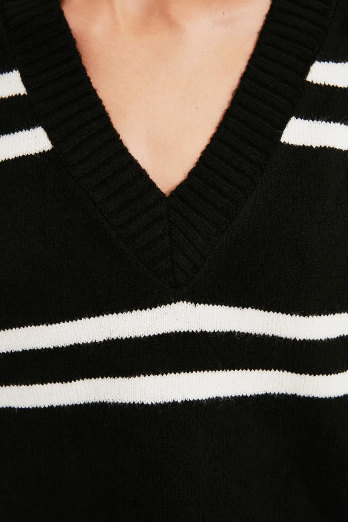 

Trendyol Striped Knitwear Jumper TWOAW22KZ0504