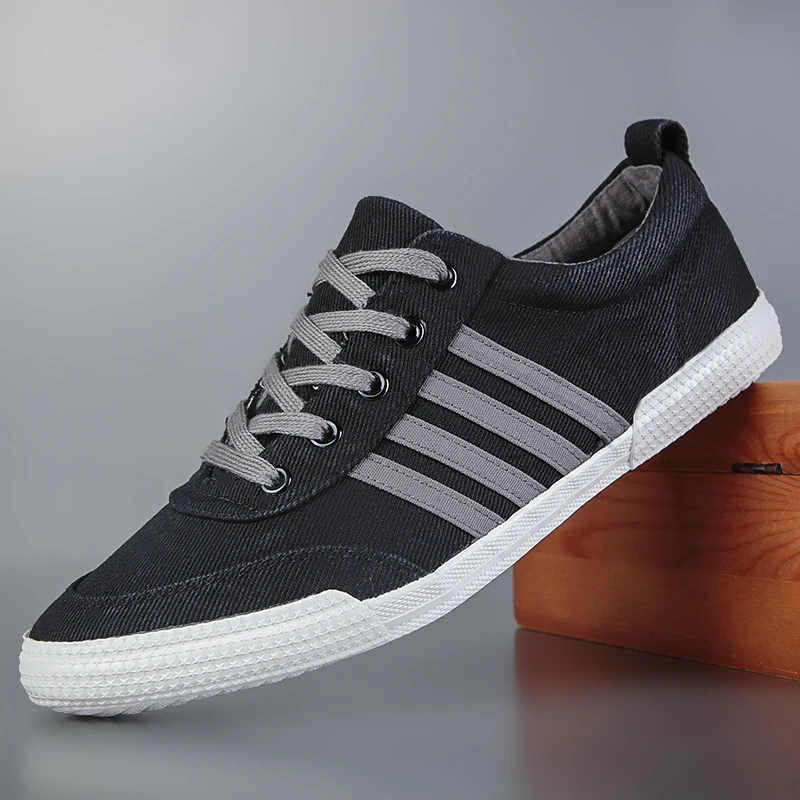 

2022 Men Casual Shoes Spring Summer Fashion Flat Skateboard Canvas Shoes Youth New Design Loafers