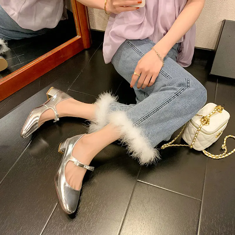 Туфли-лодочки женские из натуральной кожи с закрытым носком на высоком массивном