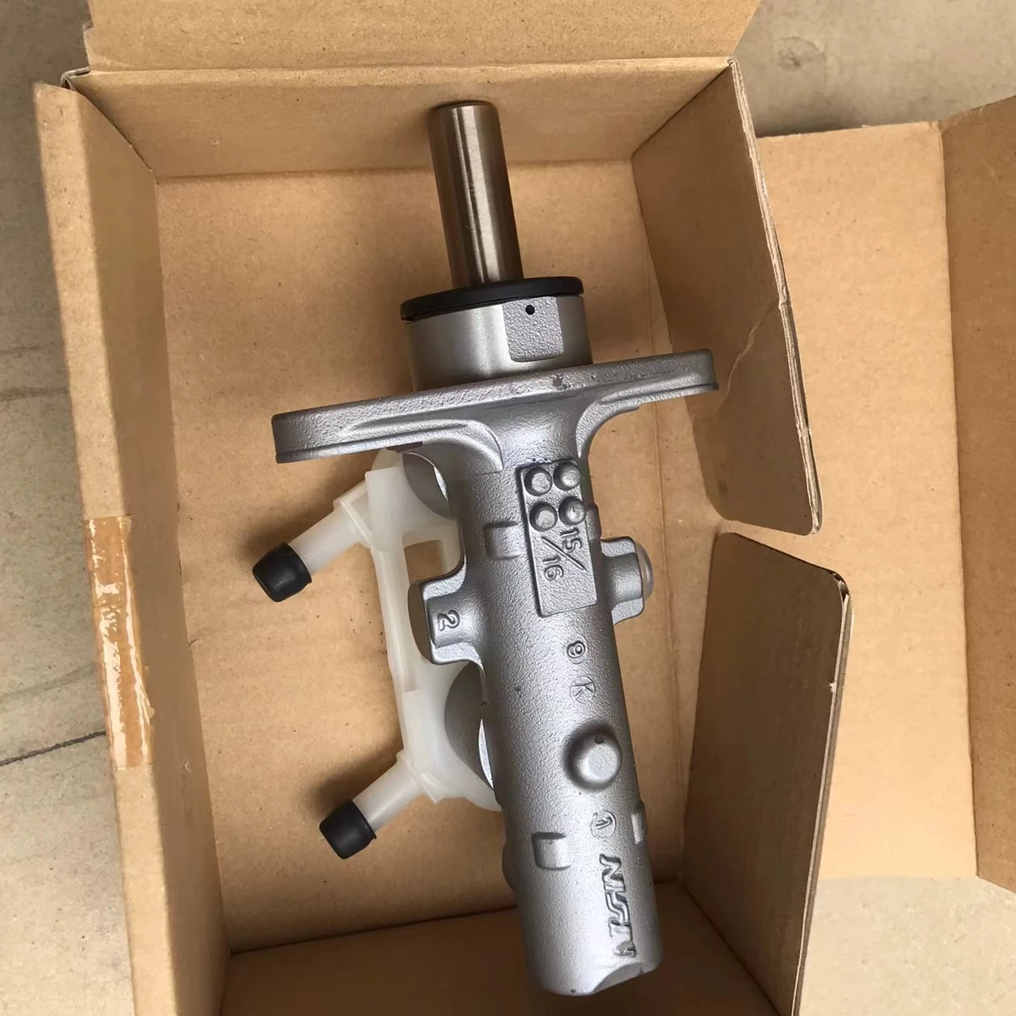 Автозапчасти насос главного тормозного цилиндра для Mitsubishi Grandis NA4W 4G69 2.4L 2004-2010