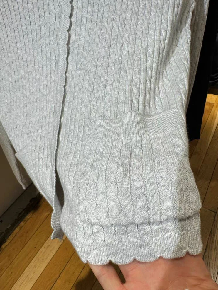 Вязаный свитер с карманами и цветочным принтом кардиган круглым вырезом