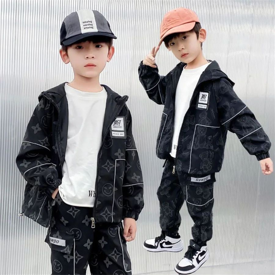 

Детский спортивный костюм из двух предметов, кофта и штаны на весну и осень