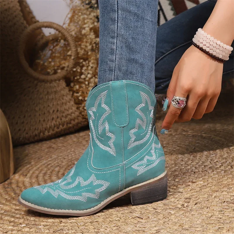 

Женские ботильоны с металлическим украшением, осенние кожаные ботинки с квадратным носком, обувь в западном стиле, 2023