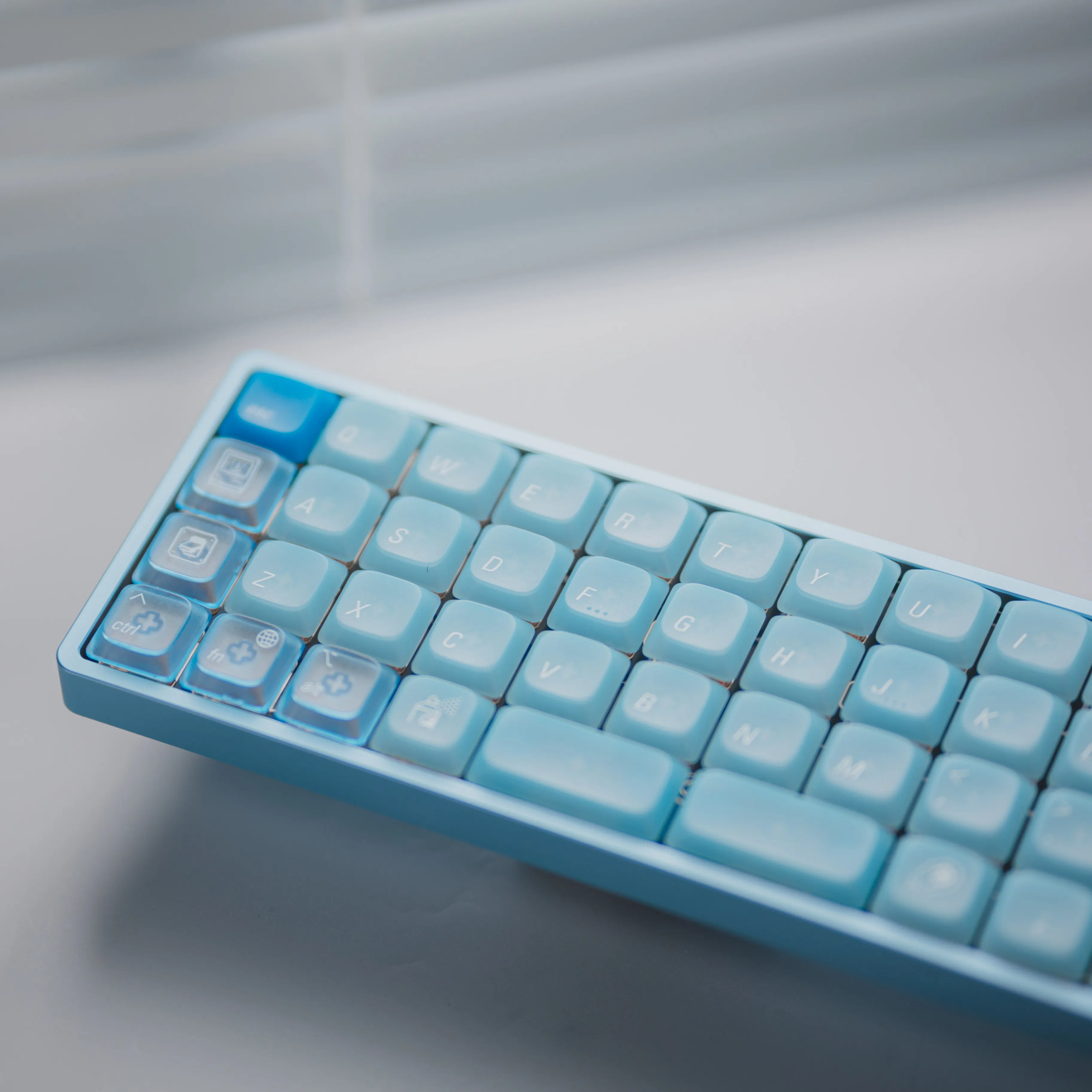 Фото Набор низкопрофильных кейкапов Lele LowSup-Ocean Blue, 134 клавиши, УФ-печать, для механических клавиатур, аксессуары для ПК №2