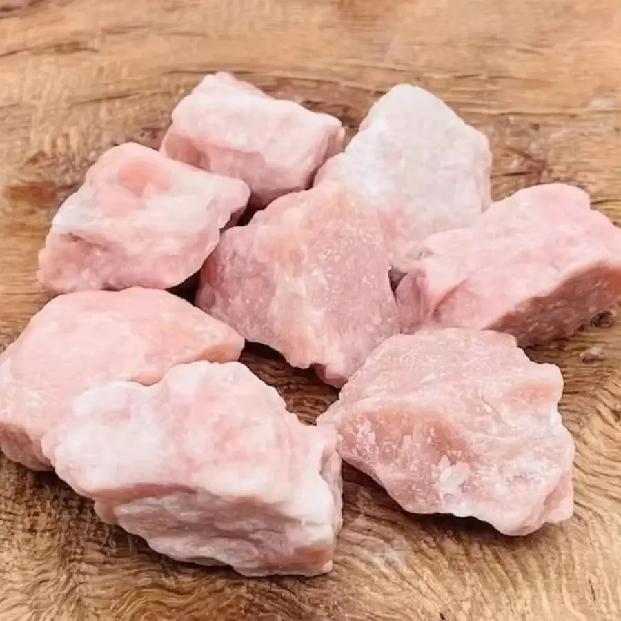 

Розовый натуральный опал