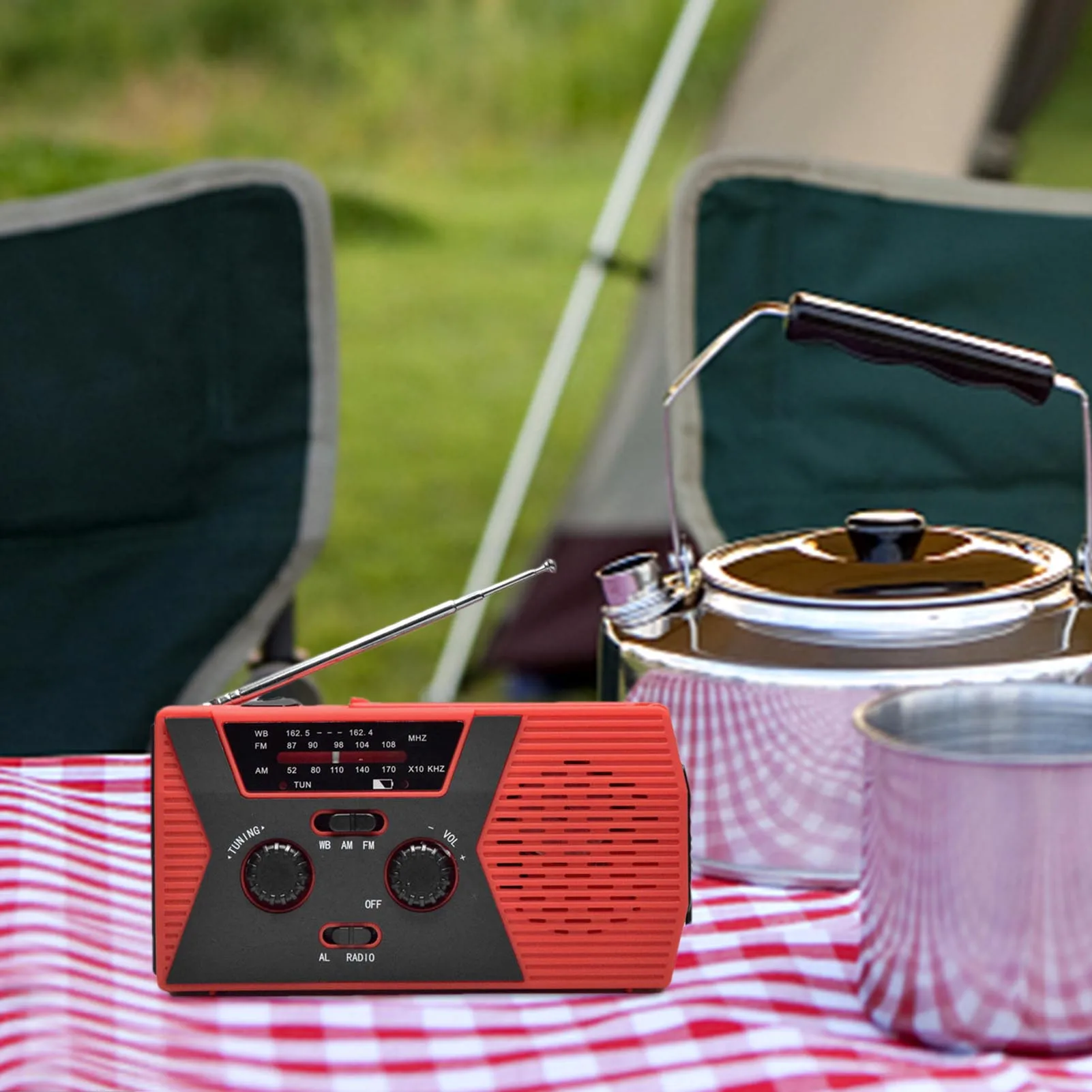 

Emergency Solar Powered Hand Crank Phone Charger Multi-purpose LED Flashlight AM/FM/NOAA Weather Radio