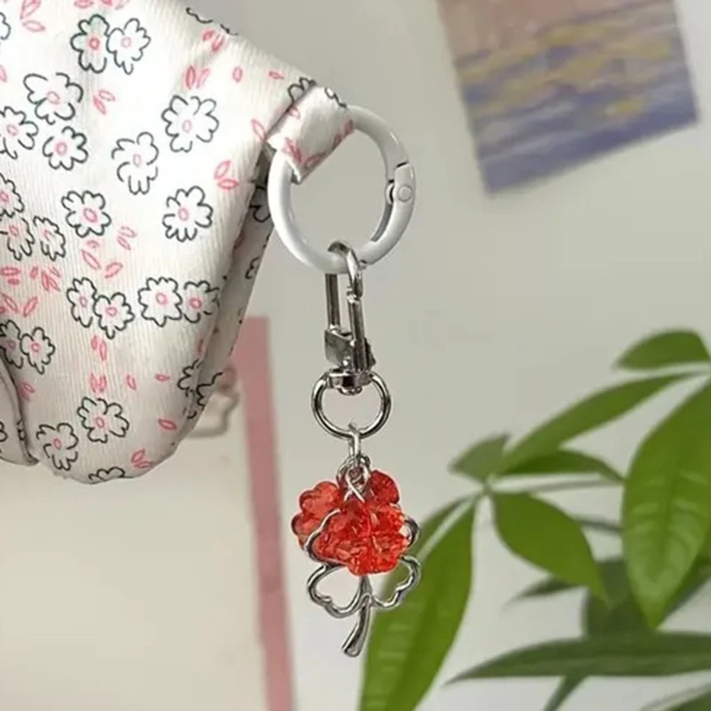 Четырехлистный клевер из бусин для мобильного ремня уникальный подвесной