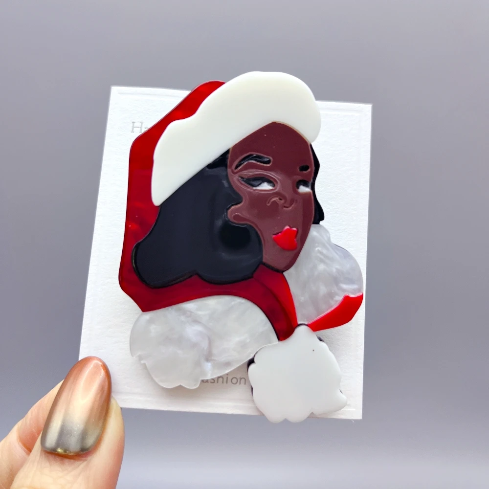 Черная акриловая брошь Inokeey