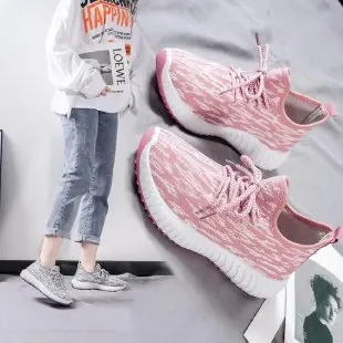 

Трикотажные женские мягкие и гибкие дышащие кроссовки со шнуровкой