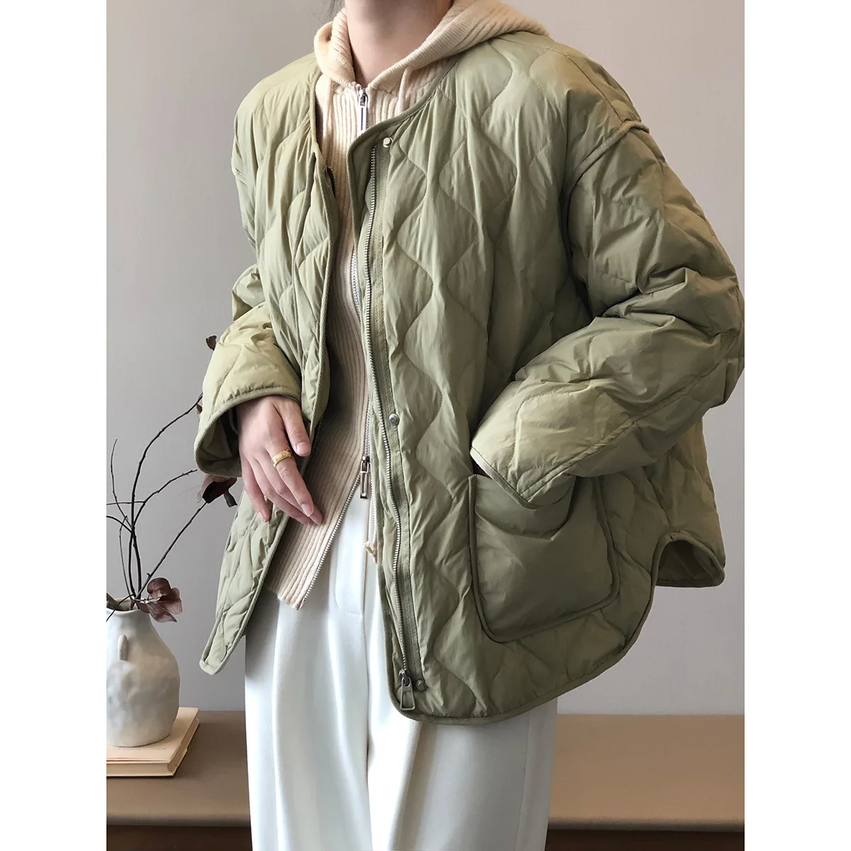 Women's Down Jacket White Duck Down Collarless Women's Winter New Light Thin Rhombus Loose with Zip Short Section Warm Jacket