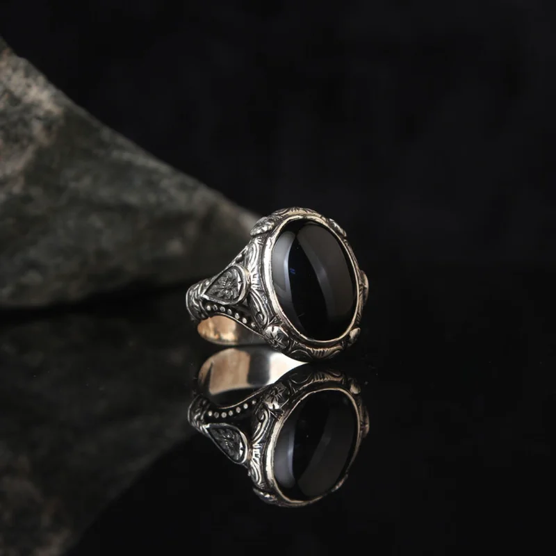 

Vintage Style Punk Set with Black Gemstone Carved Men's and Women's Rings Hip-hop Fashion Personality Ring Jewelry