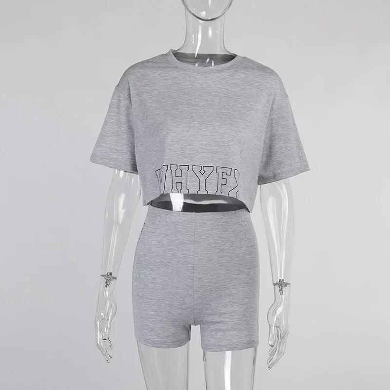 Рисунок 3 - Женский серый спортивный костюм из 2 предметов