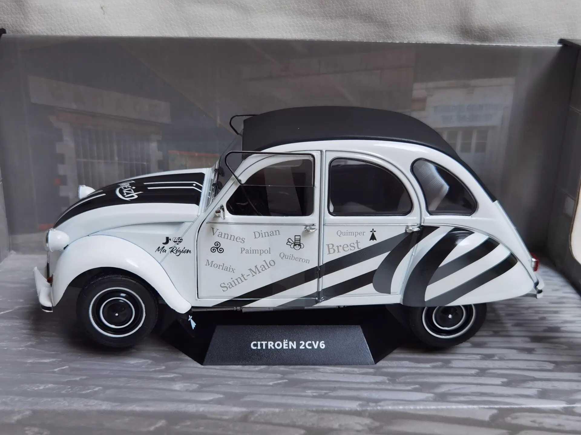 Фото Литой под давлением SOLIDO S масштаб 1:18 CITROEN 2CV6 1982, модель автомобиля из сплава, Коллекционная игрушка, подарок, сувенир, украшение для дисплея №5