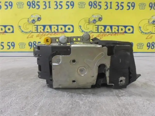 Левый задний дверной замок Ford FIESTA V (JH _ JD _) б/у 1 6 TDCi HHJB/HHDA - централизованный
