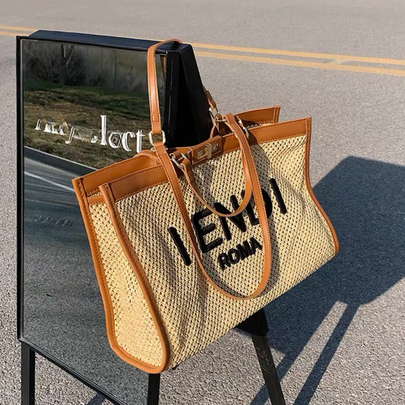 

Роскошная Брендовая женская сумка, новинка 2023, летние пляжные сумки-тоуты, вязаная вместительная сумка через плечо, Классический соломенны...