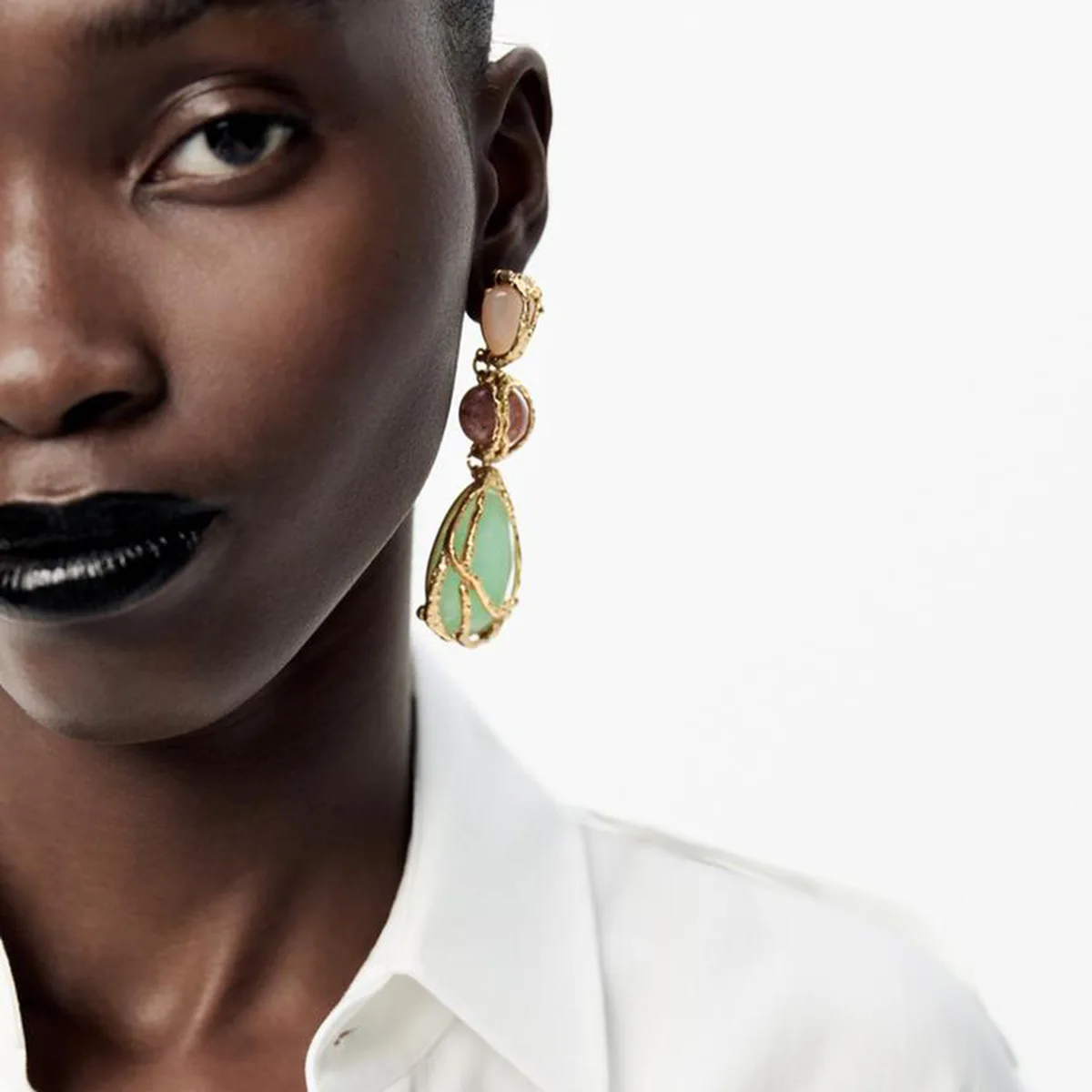 Серьги-капельки из белой смолы DONATTO