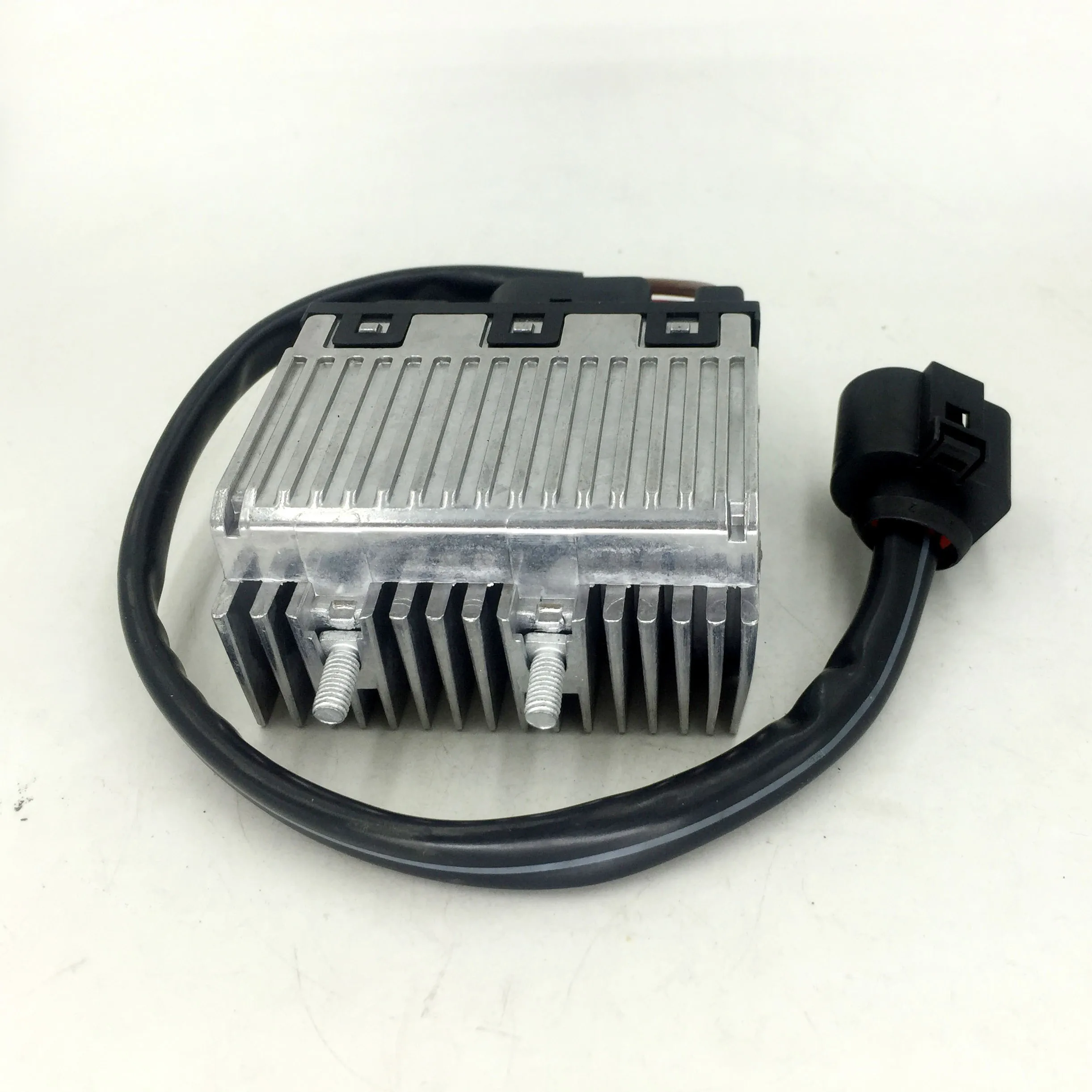 Фото 8D0959501C 8D0959501A Модуль блока управления вентилятором для VW Passat 2.8L 2001-2005, Skoda, Audi A4, A6 №2
