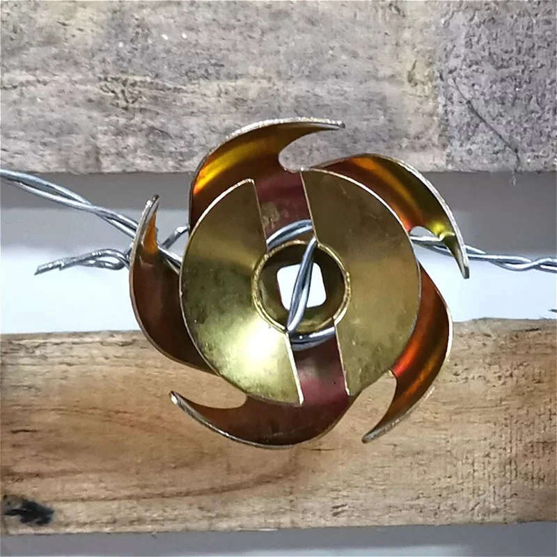 Затягивающее Сетчатое устройство для забора домашнего скота |