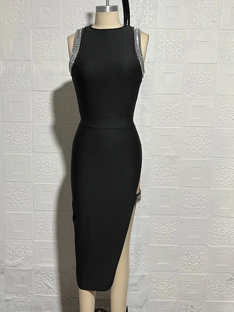 Женское облегающее платье средней длины без рукавов черное элегантное со