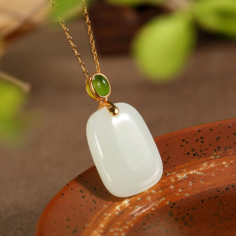 

Yilu Silver S925 Sterling Gold Plated Hotan Jade Pendant Simple Temperament Casual Tag Female