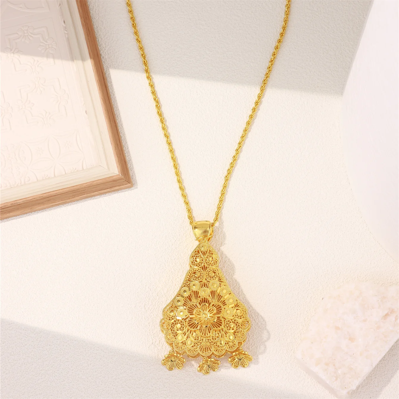 Ожерелье из двух сплавов для невесты Алжира подвеска золотого цвета в форме