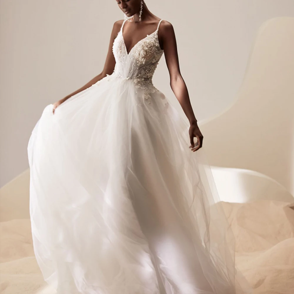 

Boho Wedding Dresses V-Neck Spaghetti Straps Backless Vestido De Noiva 2022 Boda Elegant Sweep Train A-Line Tulle Bride Gowns
