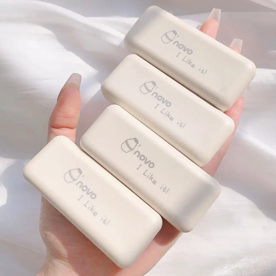 

Three-color eyeshadow palette waterproof and sweat-proof pearlescent eyeshadow earth color students all-match beginners