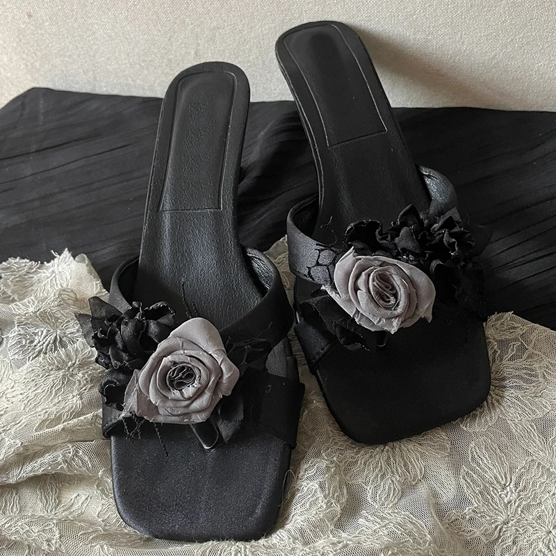 

2023 летние французские сандалии в ретро стиле, дизайнерские плиссированные шлепанцы с кружевом, женская пляжная обувь для отпуска и пляжа