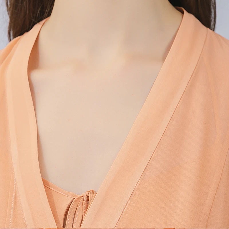 100% шелковый прямой тренчкот с запахом V-образным вырезом и длинными рукавами