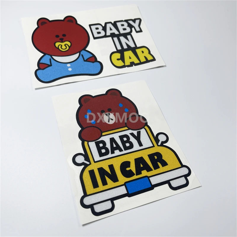 Мультяшный медведь новый водитель ребенок в автомобиле предупреждение