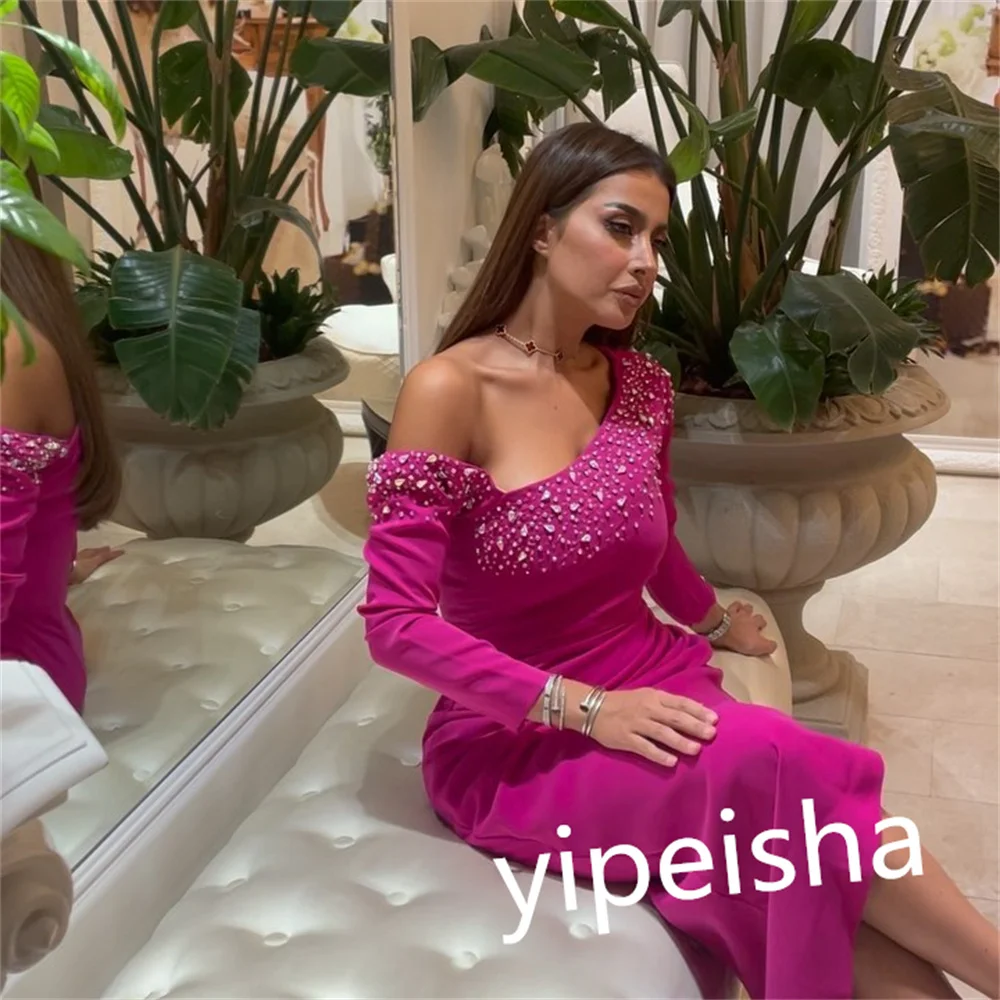 Рисунок 4 - Ассиметричное атласное платье на одно плечо