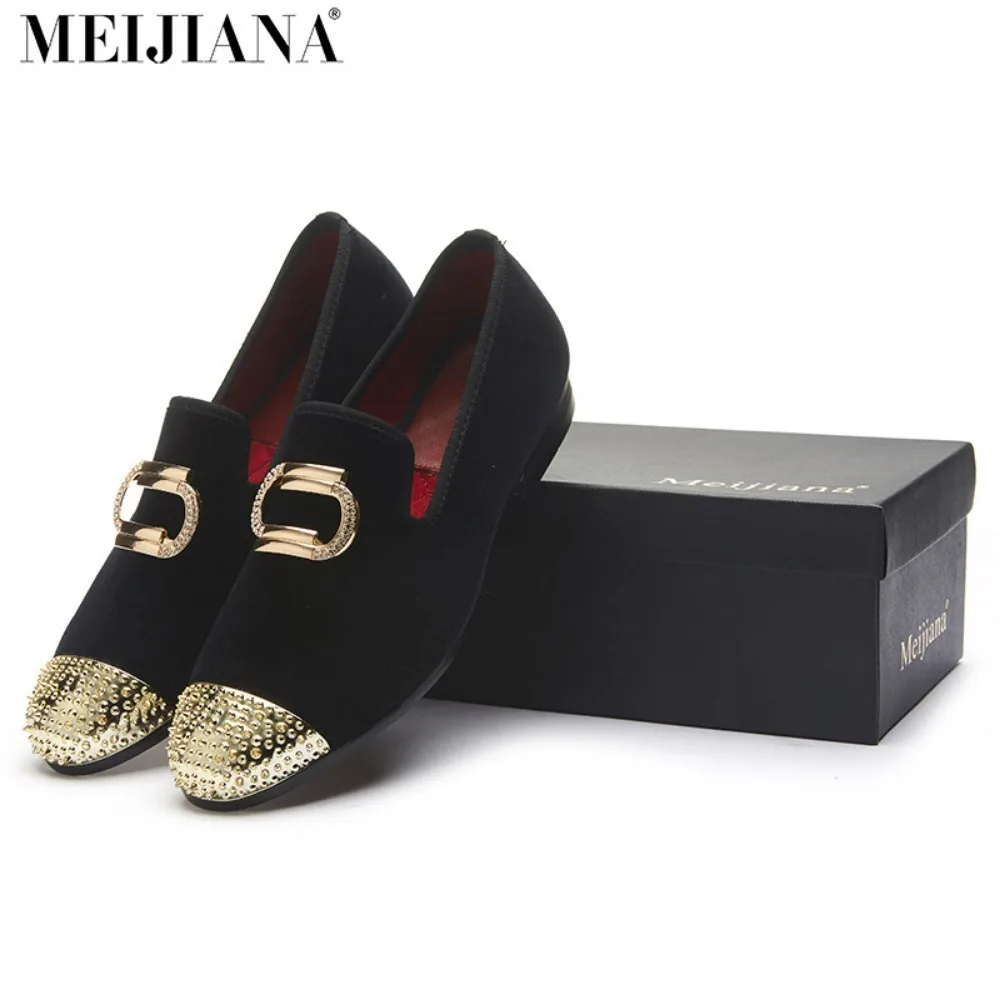 

Luxury Brand Velvet Mens Loafers Formal Party Shoes Man Fashion Rivet Modern Style Male Footwear Flat Men Casual Moccasins Shoes