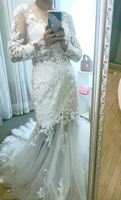 Кружевное женское платье с юбкой-годе длинным рукавом и открытой спиной |