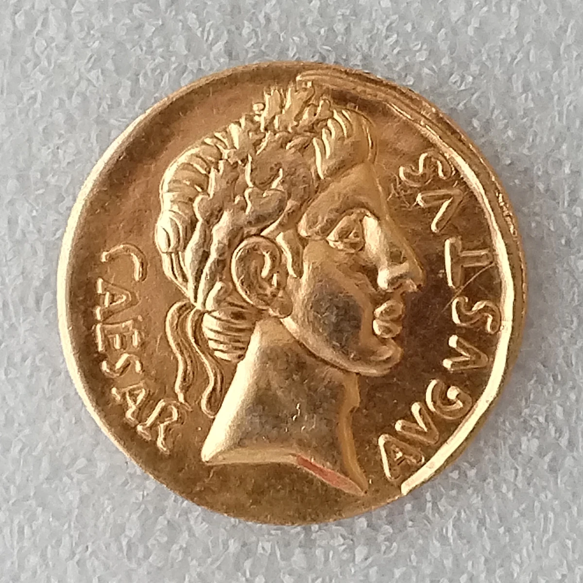 

Reproduction Ancient Roman DVRMIVS IIIVIR 27 BC-14 ADGold Plated Decorative Commemorative Coin