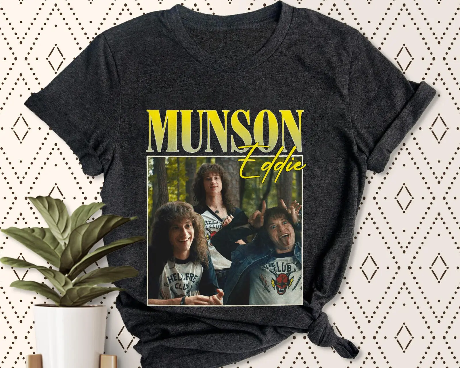 

Vintage Eddie Munson Fan Girl Club ST4 Season 4 Movie T-shirt LY16135