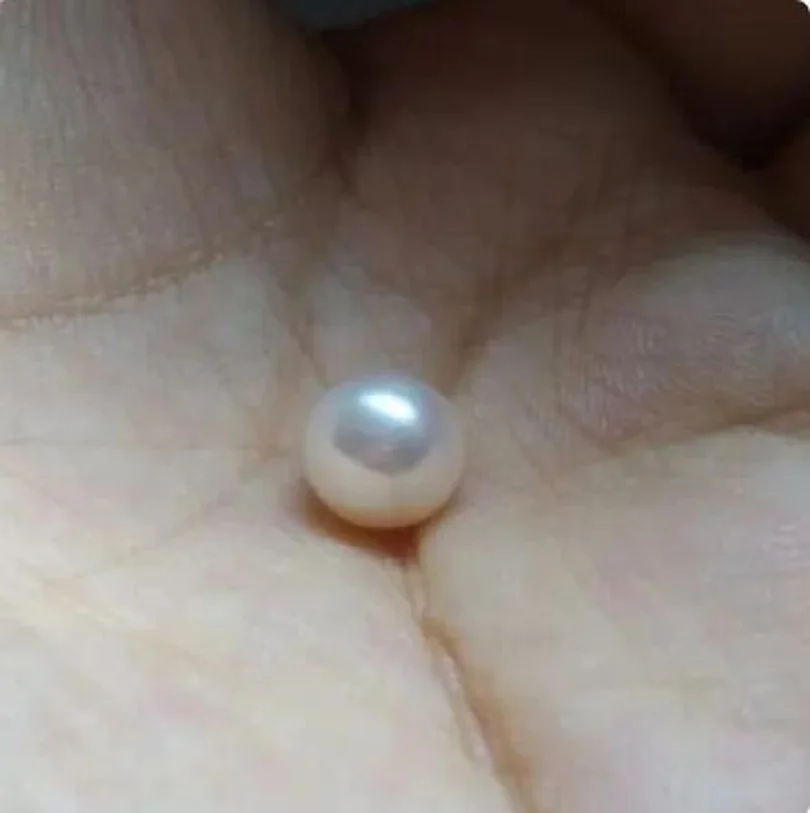 

1pc Gorgeous 7.8-8mm AAAA+ Akoya White Round Loose Pearl Half Drilled