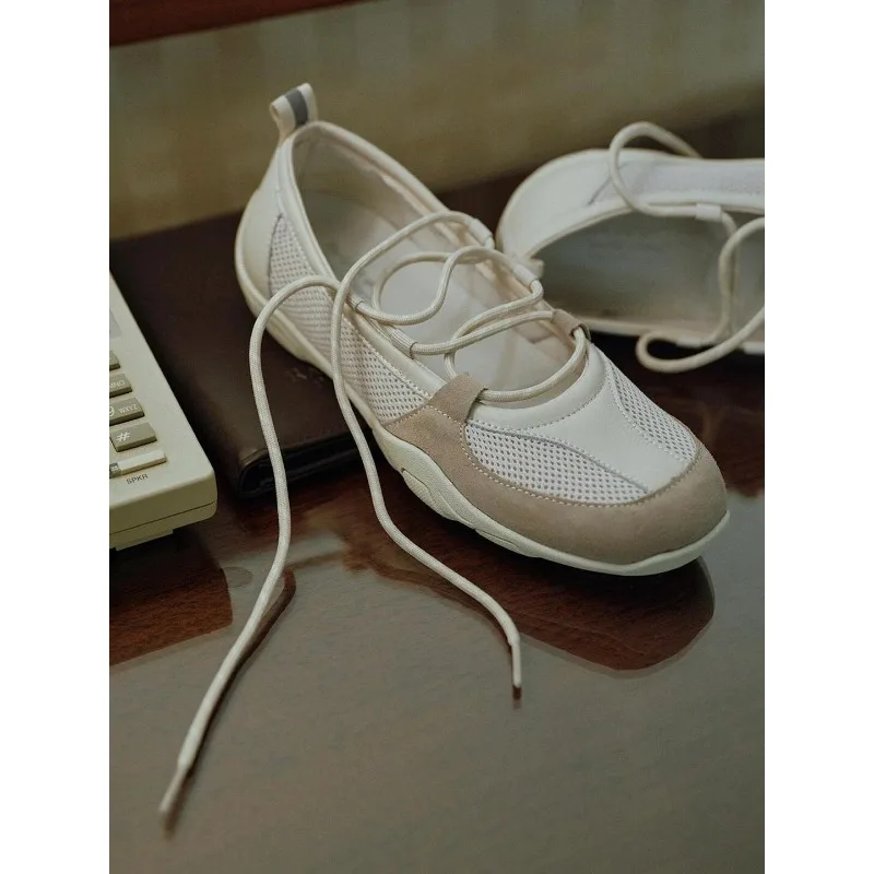 Черно-белые балетки Мэри Джейн кроссовки в сетку простые милые на шнуровке