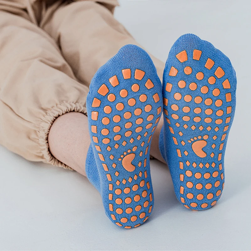 

1Pair Fashion Trampoline Socks For Adult Child Anti Skid Floor Socks Comfortable Wear Anti-Slip Sports Yoga Socks Foot Massage