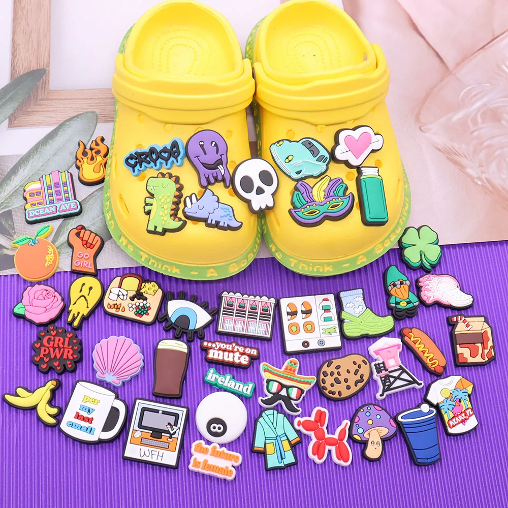 

Good Quality 1pcs PVC Shoe Charms Flower Dinosaur Four-leaf Clover Accessories Kids Shoe Ornament Fit Croc Jibz DIY Party Gift
