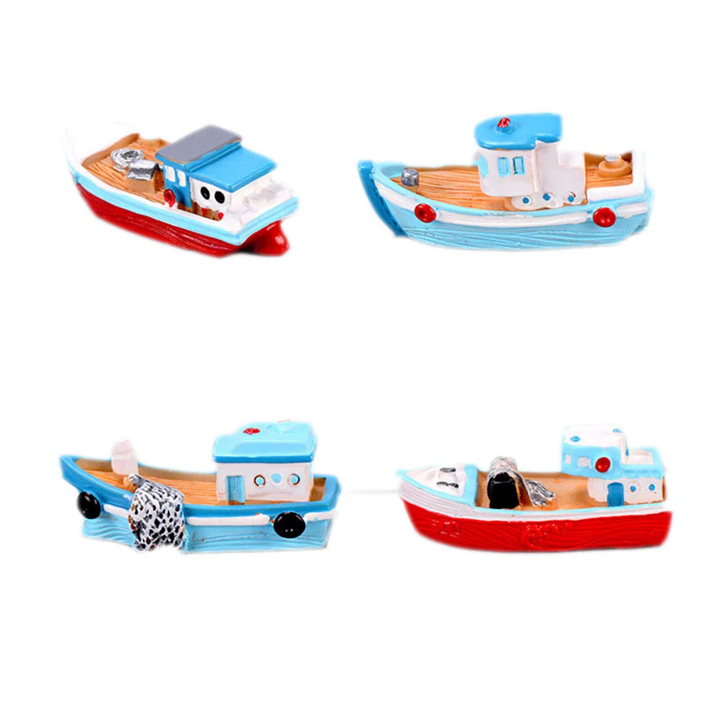 

Деревянный кораблик