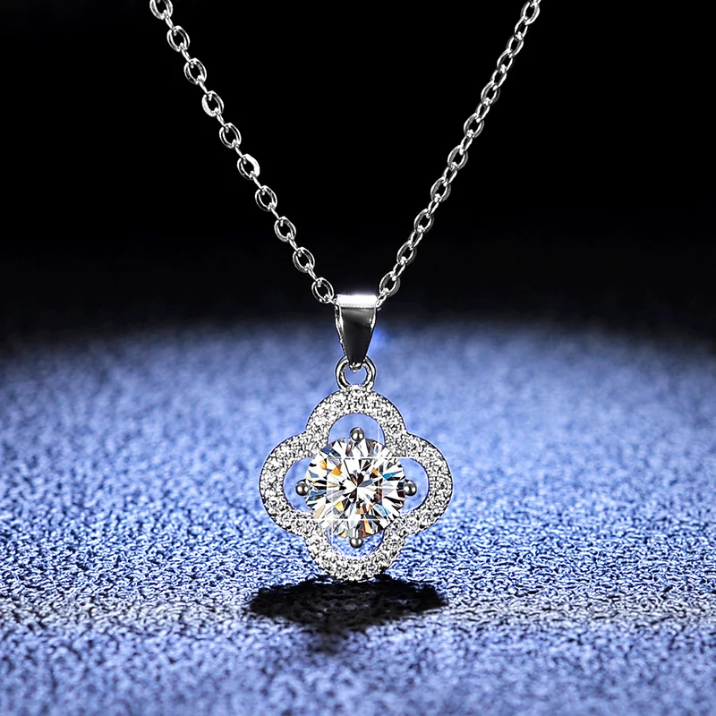 

Necklace For Women VVS D Color Moissanite Four Leaf Clover 925 Silver Cluster Round Cut Anniversary Party Of Gift Pendent