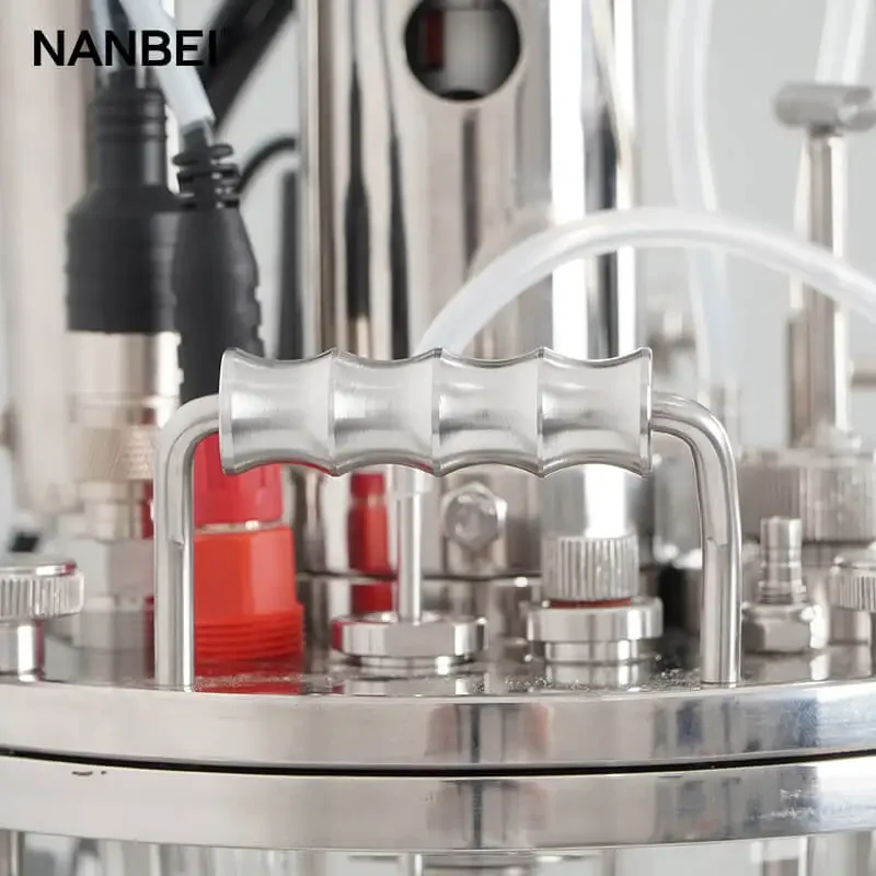 Рисунок 4 - Оборудование для лабораторного ферментации