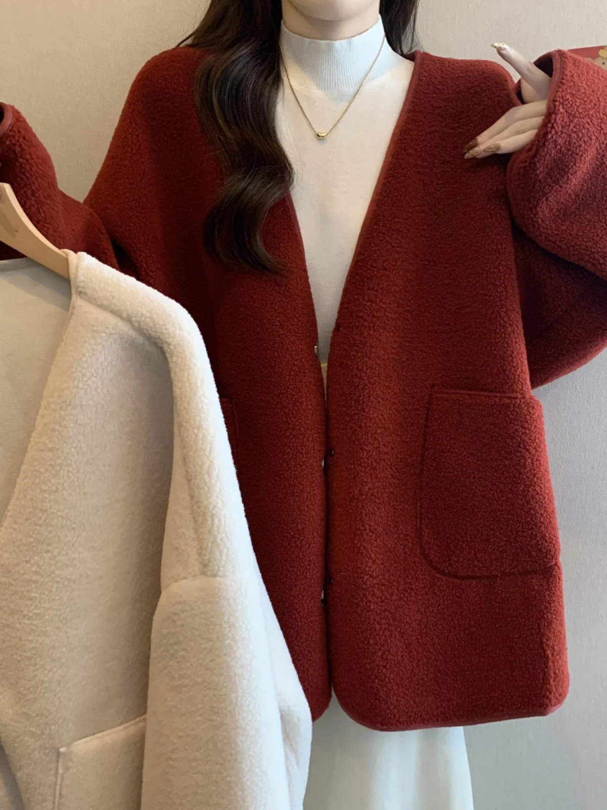 Свободная утолщенная верхняя одежда из берберского флиса с французским вырезом