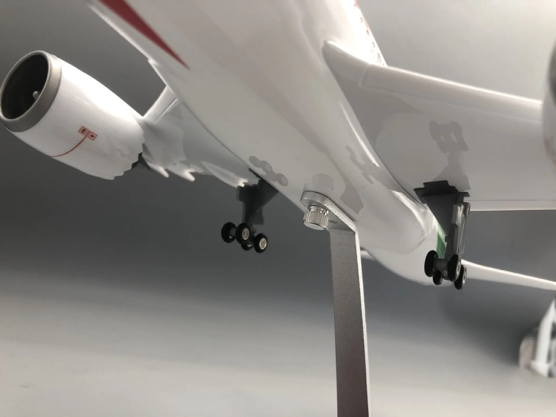 Масштабная модель самолета Royal Air Maroc 787 (1:130) с подставкой, сувенир для взрослых авиационных энтузиастов, подарок, декор для дома или офиса (art.: 3920d964d2ea3) - 3920d964d2ea3