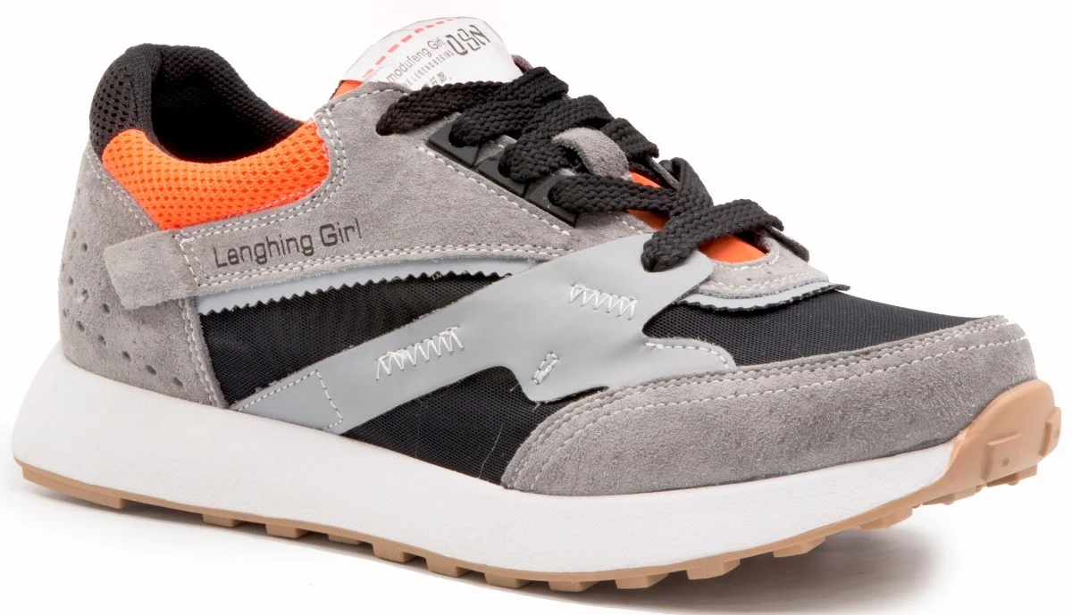 

Женские кроссовки из натуральной коровьей кожи, на шнуровке